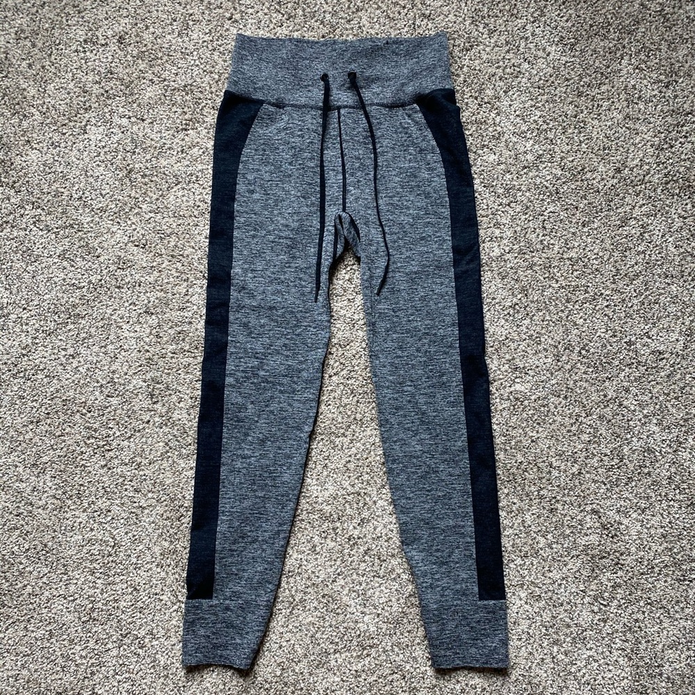 PINK active pants with inner pocket